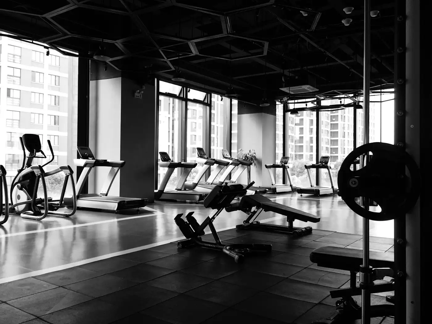 Treadmills in an empty gym. Illustrative photo.